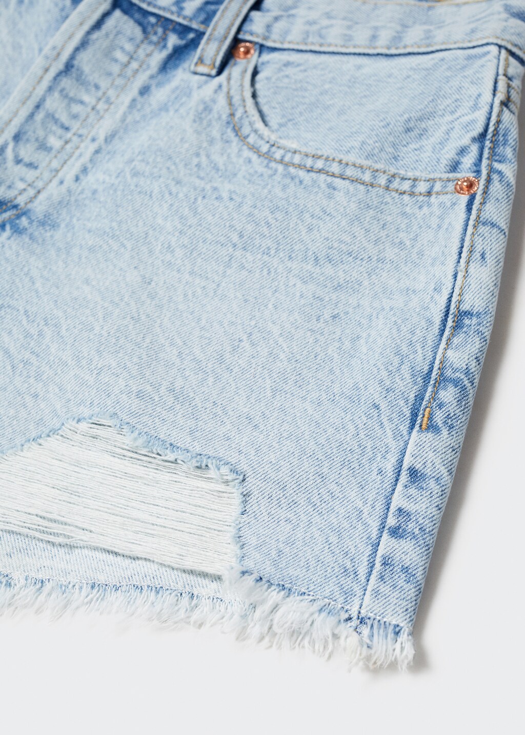 Jeansshorts mit Zierrissen - Detail des Artikels 8