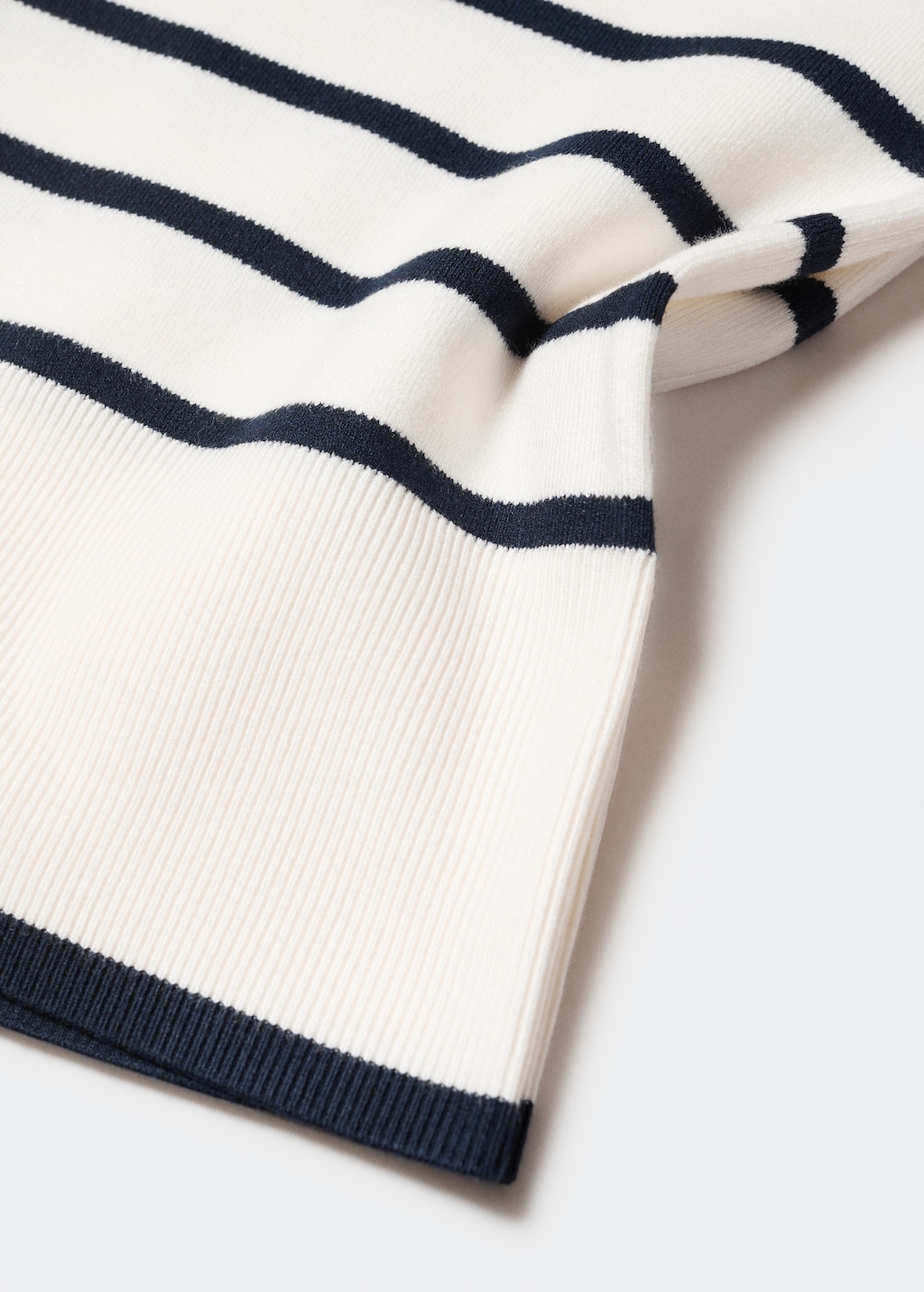 Oversized striped sweater - Details of the article 8