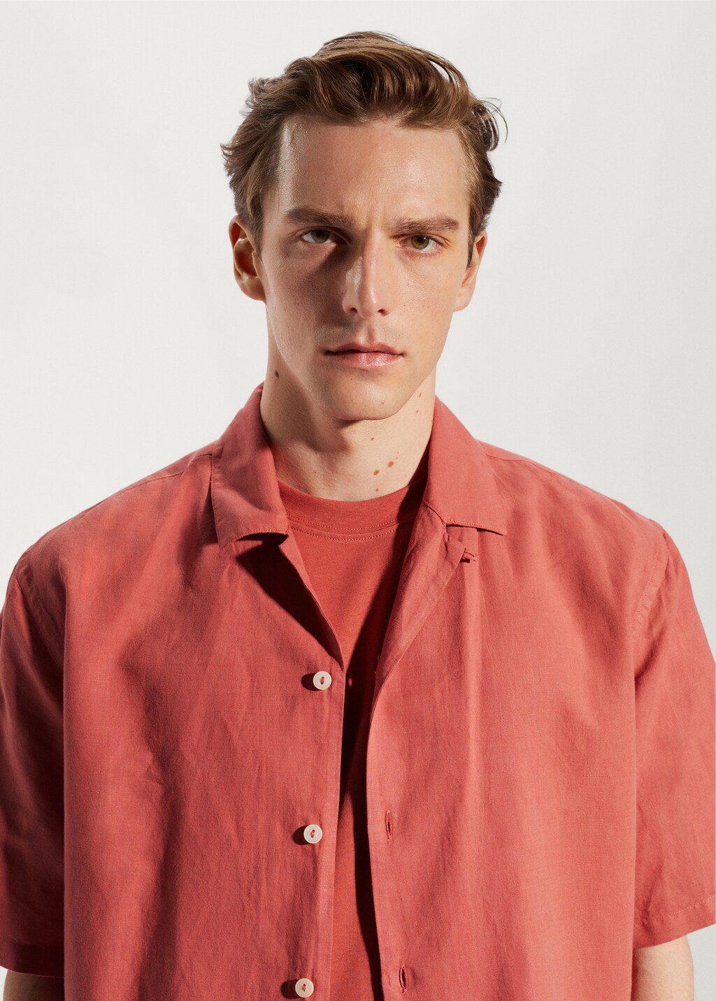 Cotton-linen bowling-collar shirt - Details of the article 1