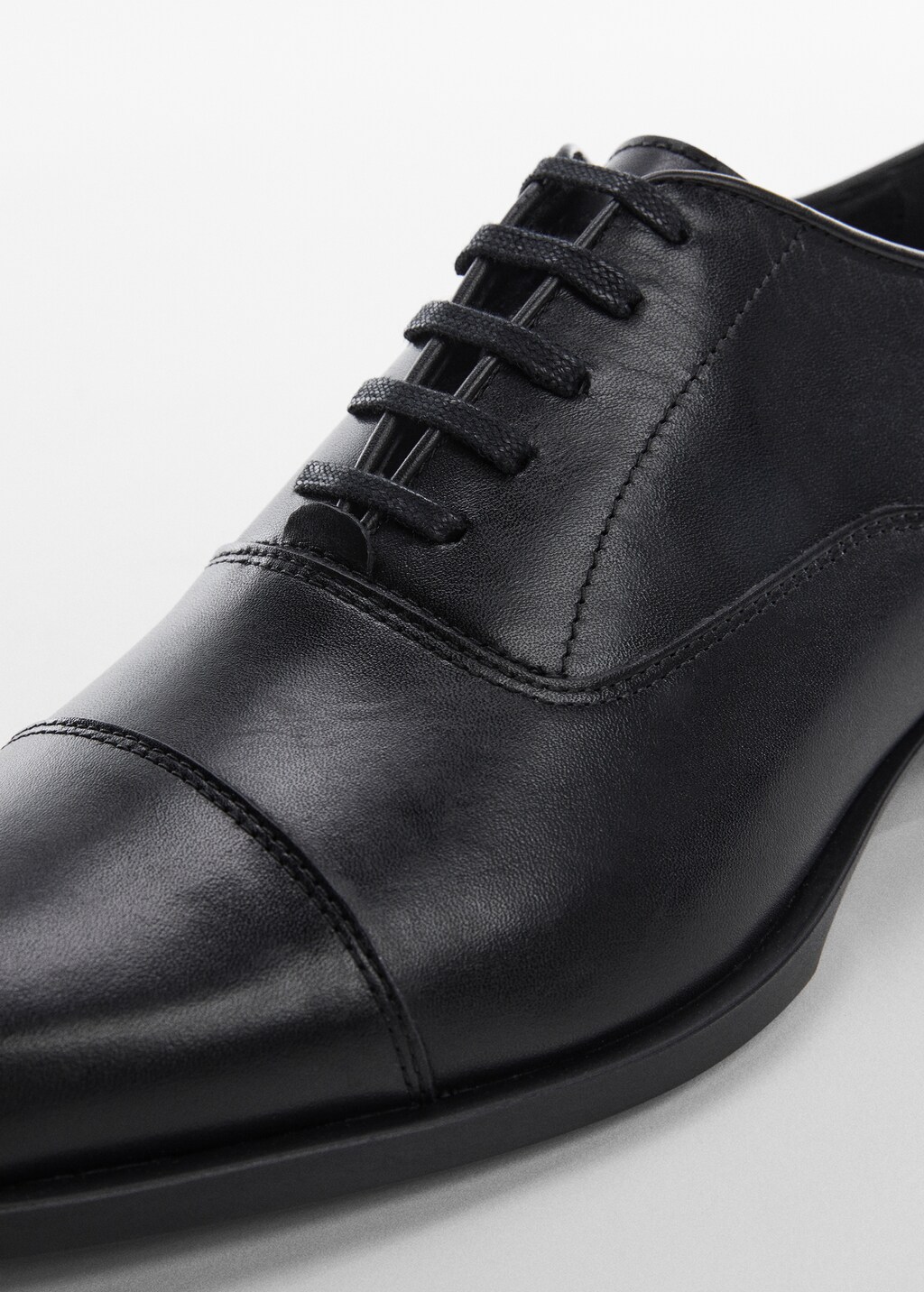 Elongated leather suit shoes - Details of the article 1