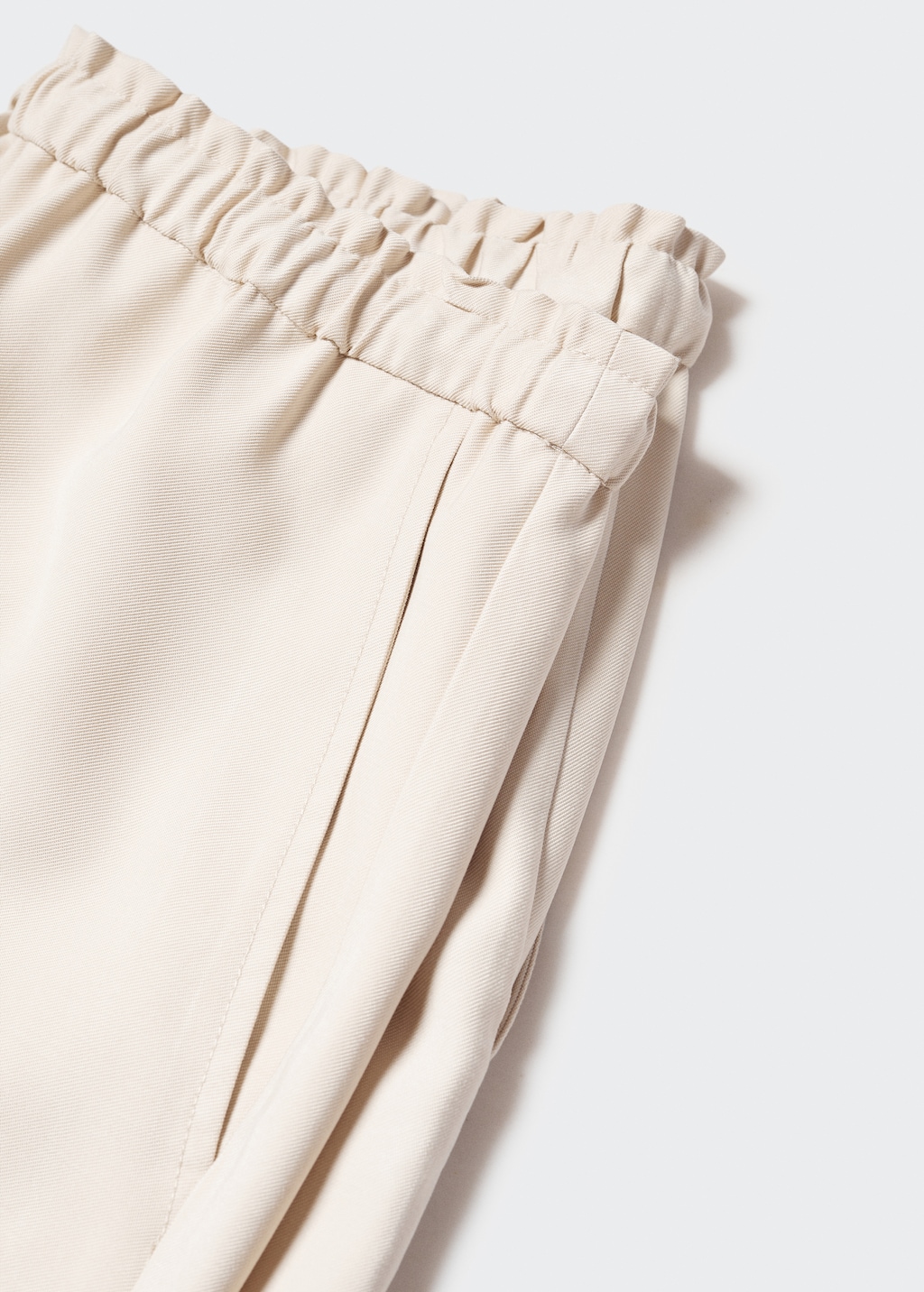 Elastic waist shorts - Details of the article 8