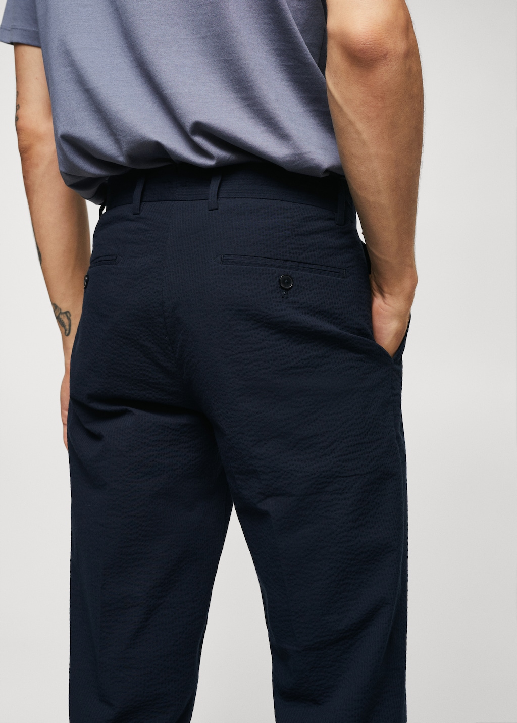 Slim-fit seersucker stretch trousers - Details of the article 6