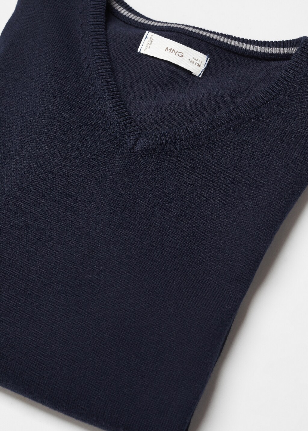 V-neck sweater - Details of the article 8