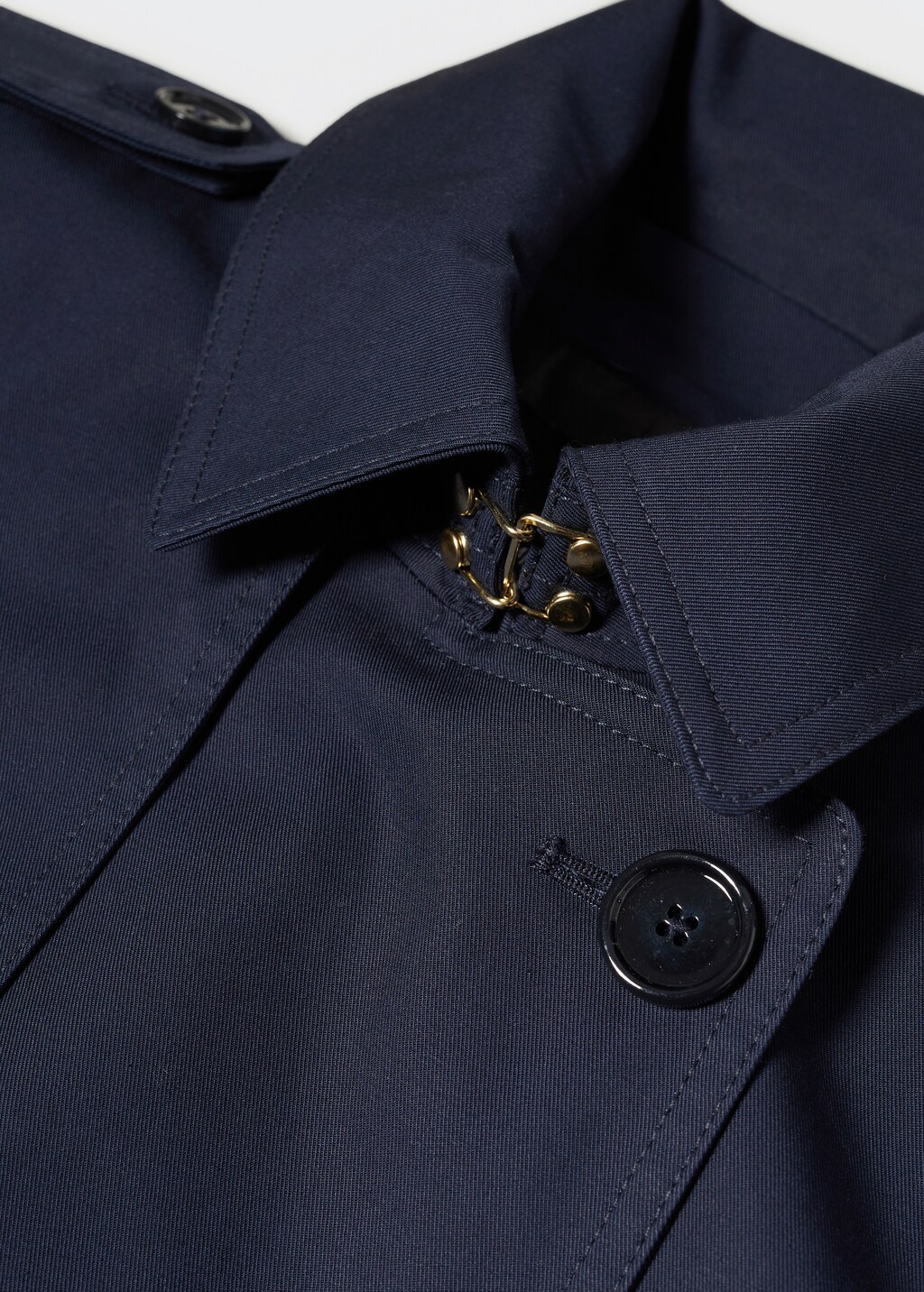 Classic trench coat with belt - Details of the article 8