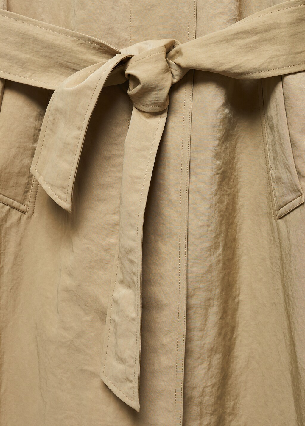 Fluid trench coat with tie - Details of the article 8