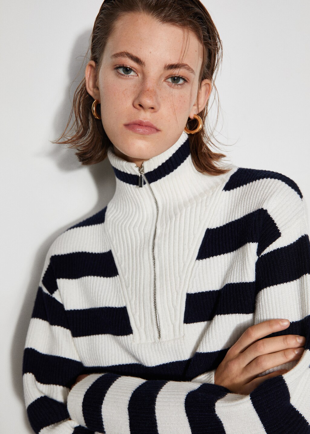 Striped sweater with zip - Details of the article 6