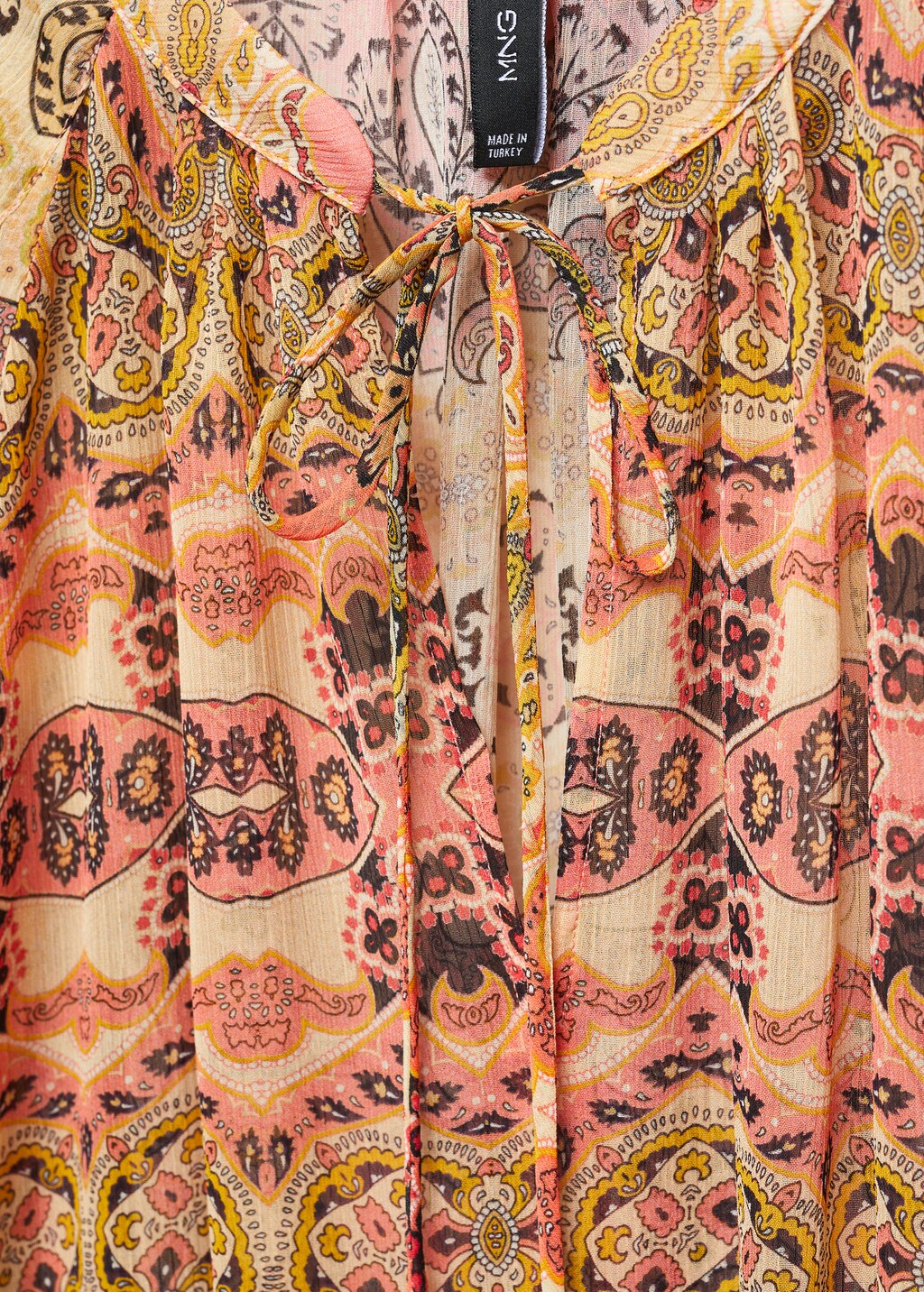 Printed blouse with tie closure - Details of the article 8