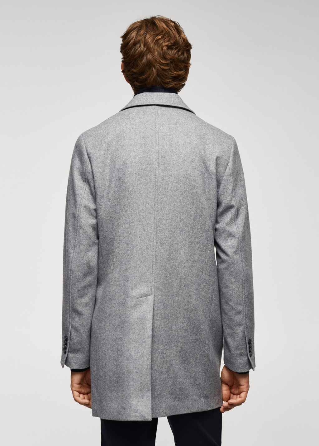 Lightweight recycled wool coat  - Reverse of the article