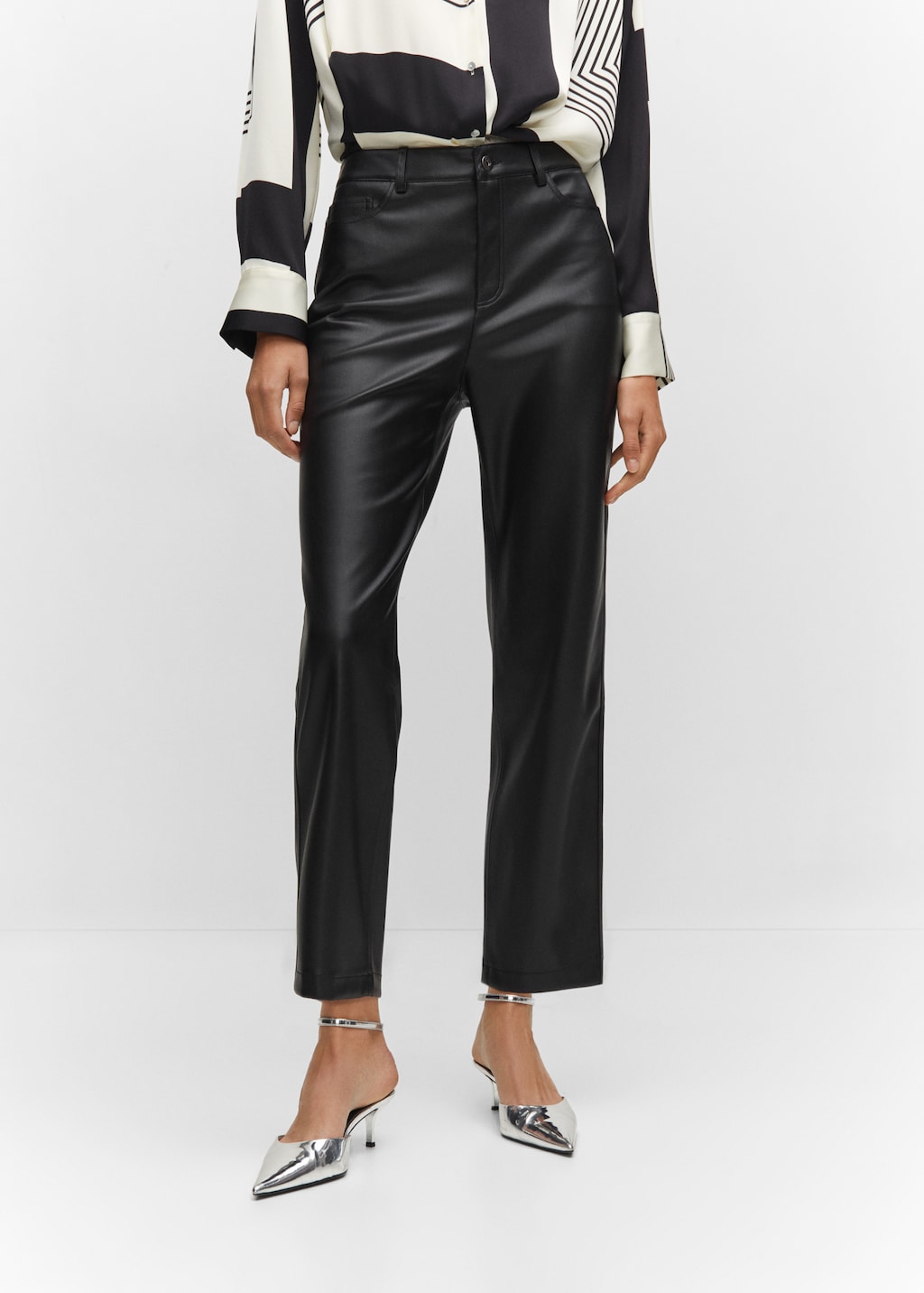 Leather-effect straight trousers - Medium plane