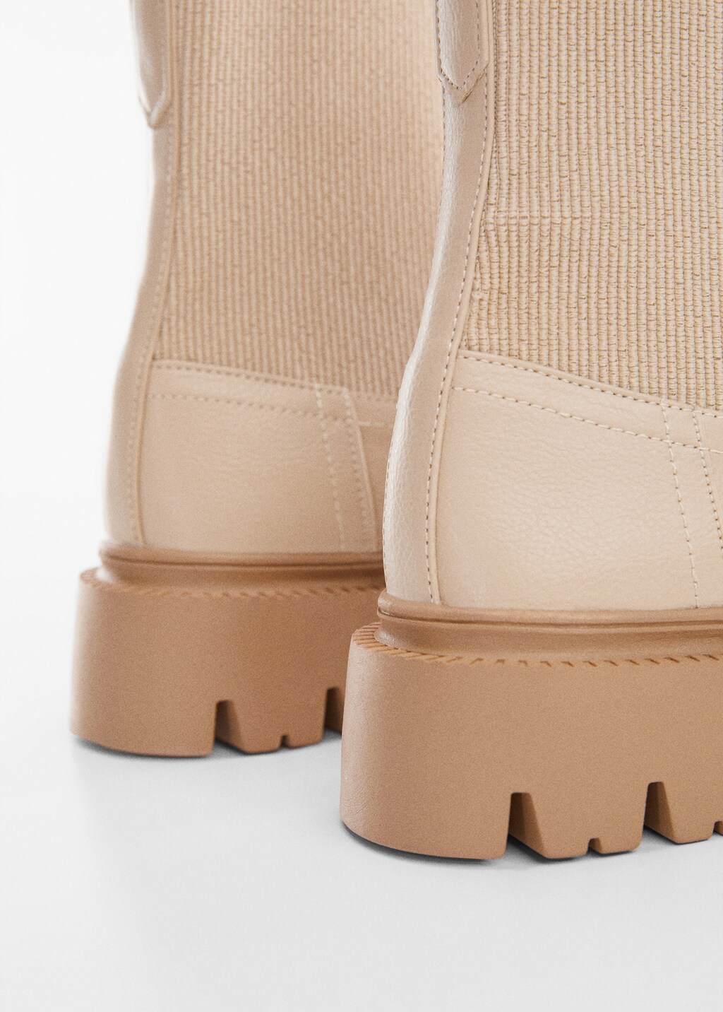 Platform track-sole ankle boots - Details of the article 2