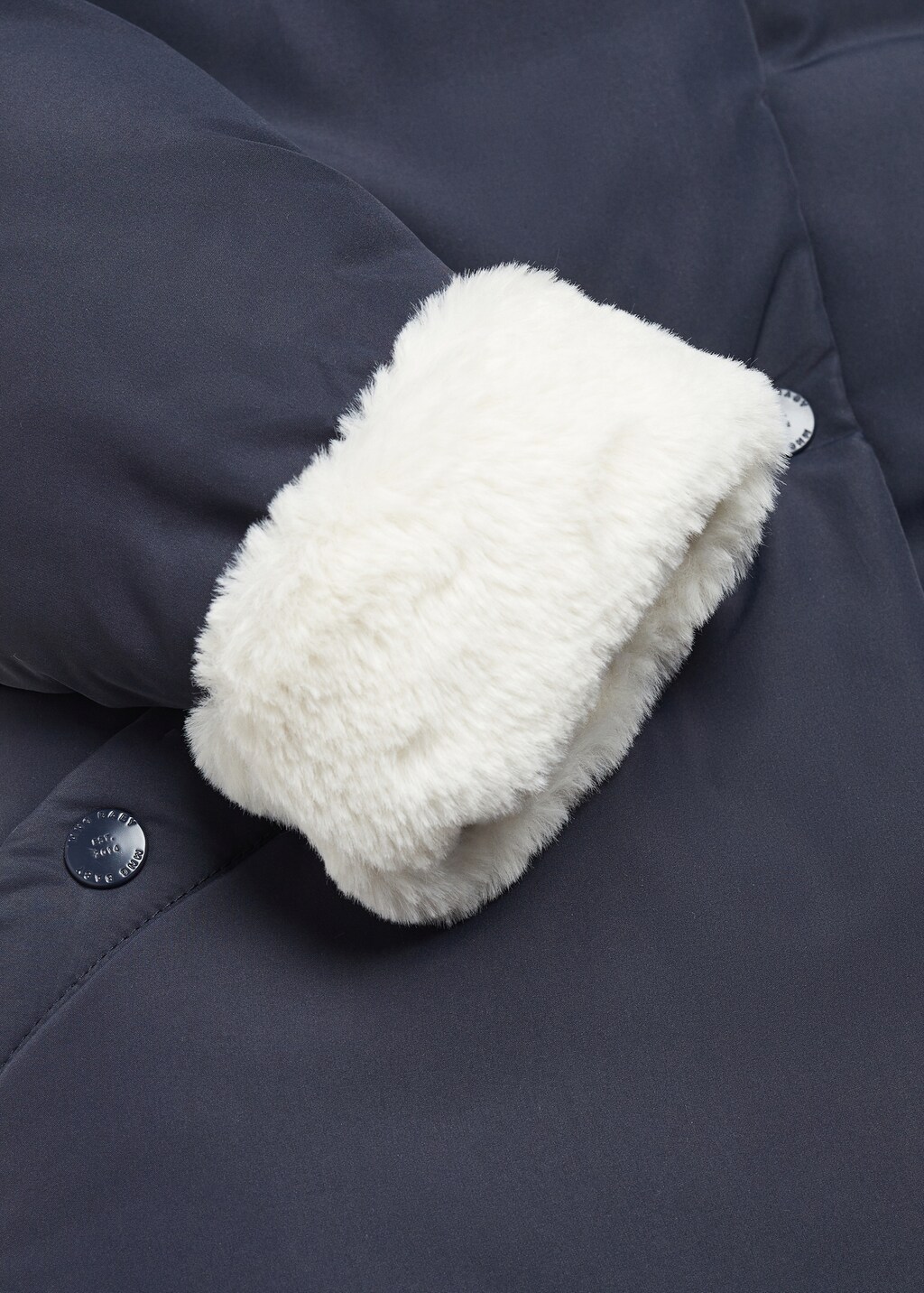 Anorak with fur-effect lining - Details of the article 0