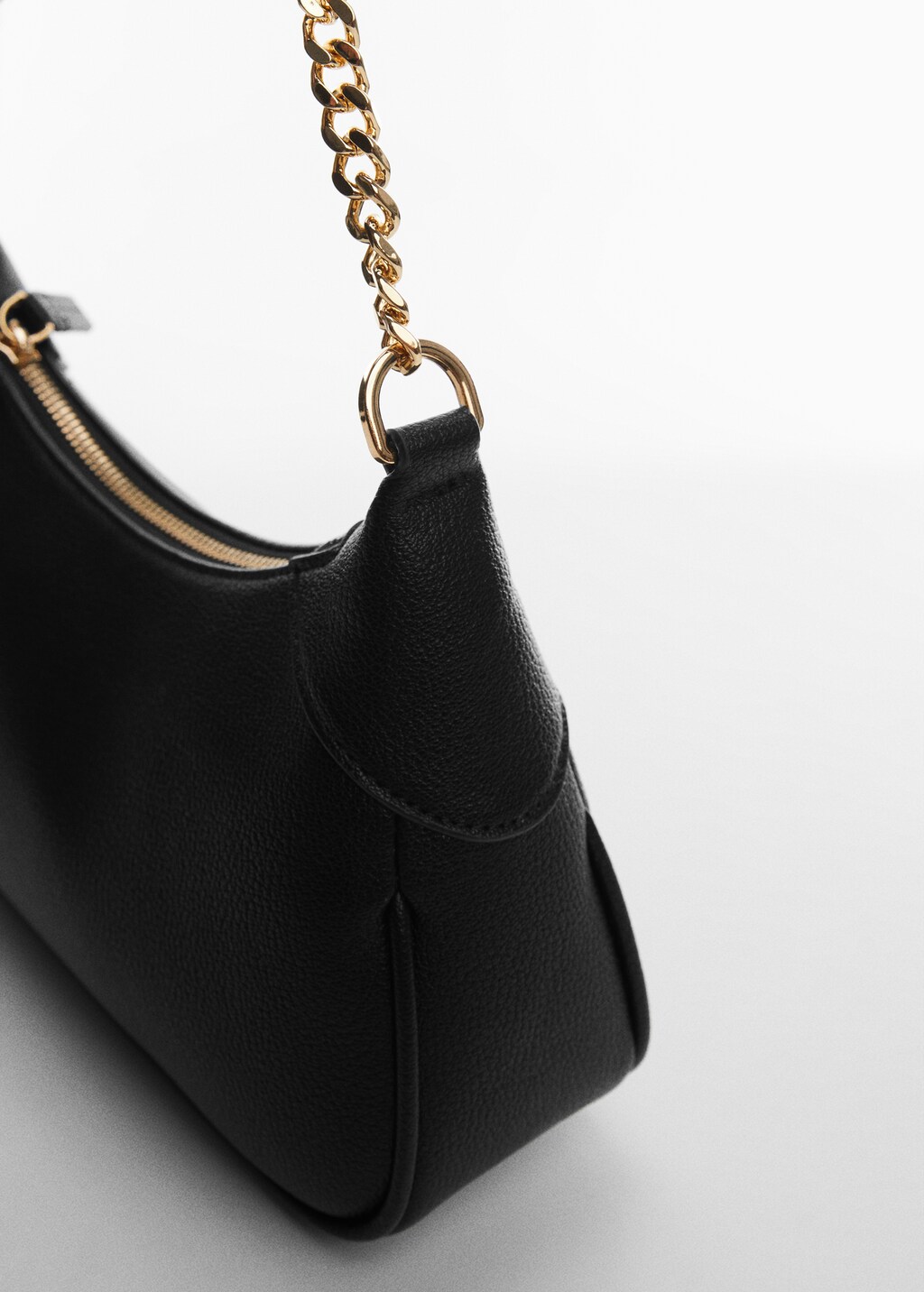 Crossbody bag with chain - Details of the article 1