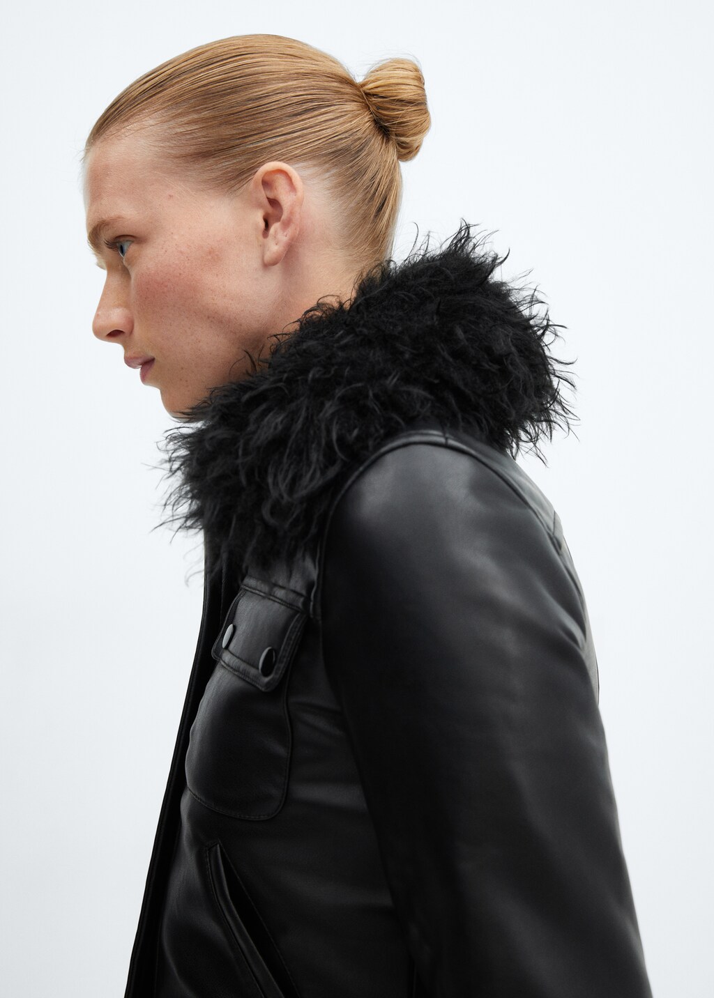 Padded jacket with fur-effect collar - Details of the article 1