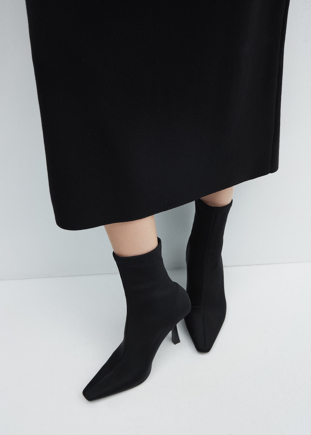 Pointed heel ankle boot - Details of the article 9