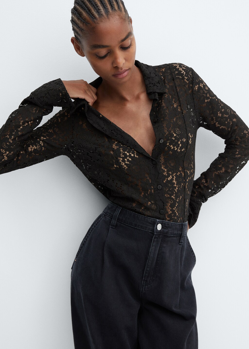 Lace shirt with buttons - Details of the article 2