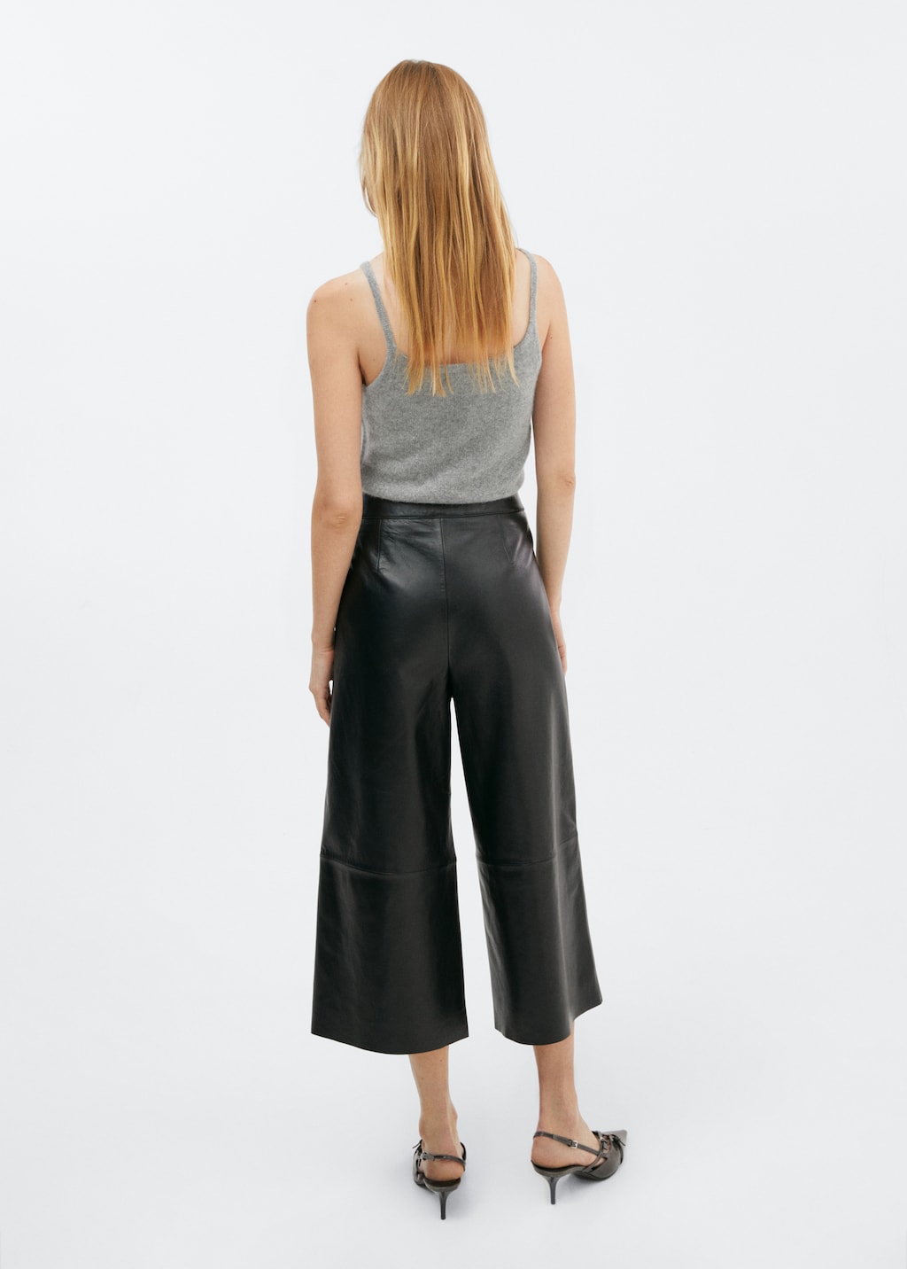 Pleated leather culotte trousers - Reverse of the article