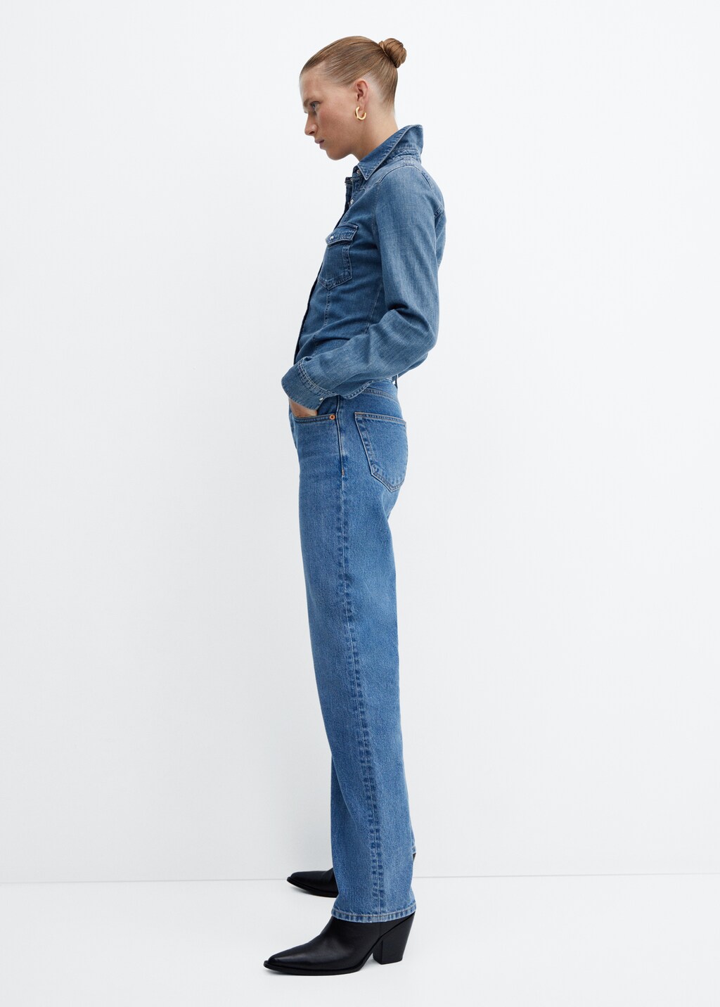 Chest-pocket denim shirt - Details of the article 2