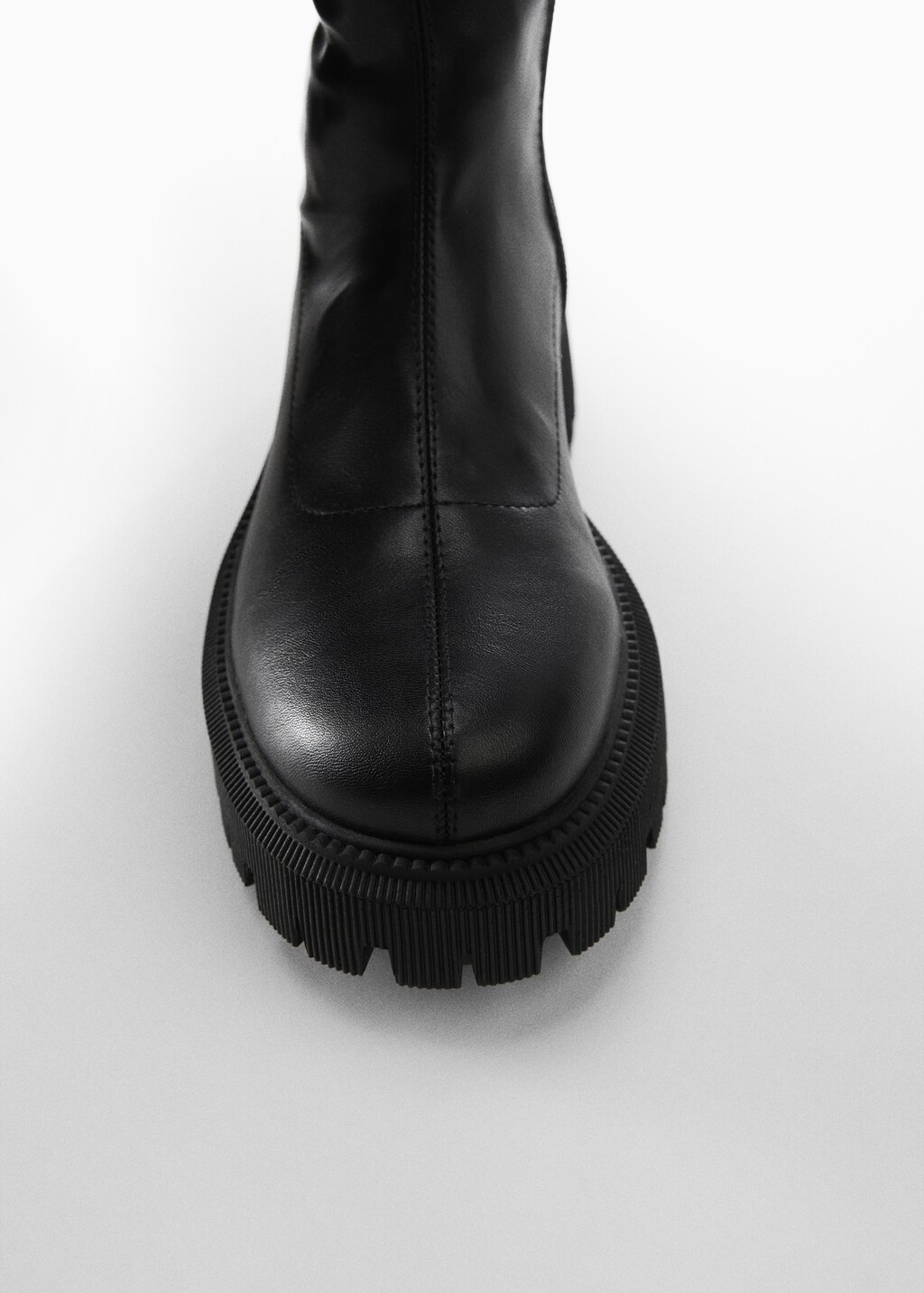 Platform boots with tall leg - Details of the article 2