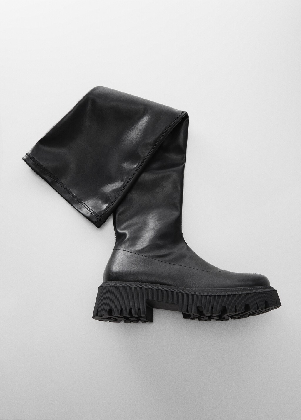 Platform boots with tall leg - Details of the article 5