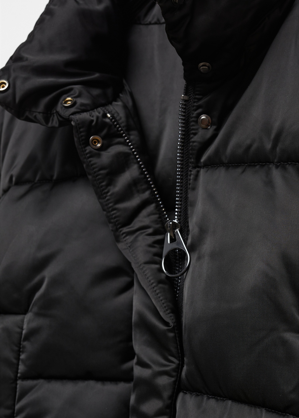 Short quilted anorak - Details of the article 0