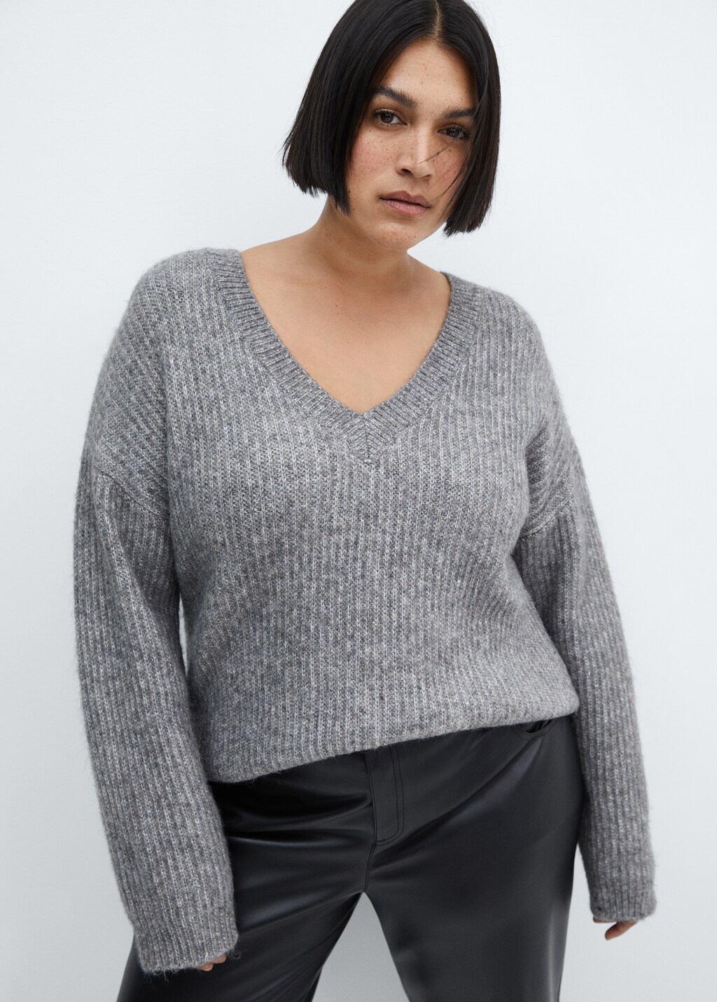 V-neck knit sweater - Details of the article 5