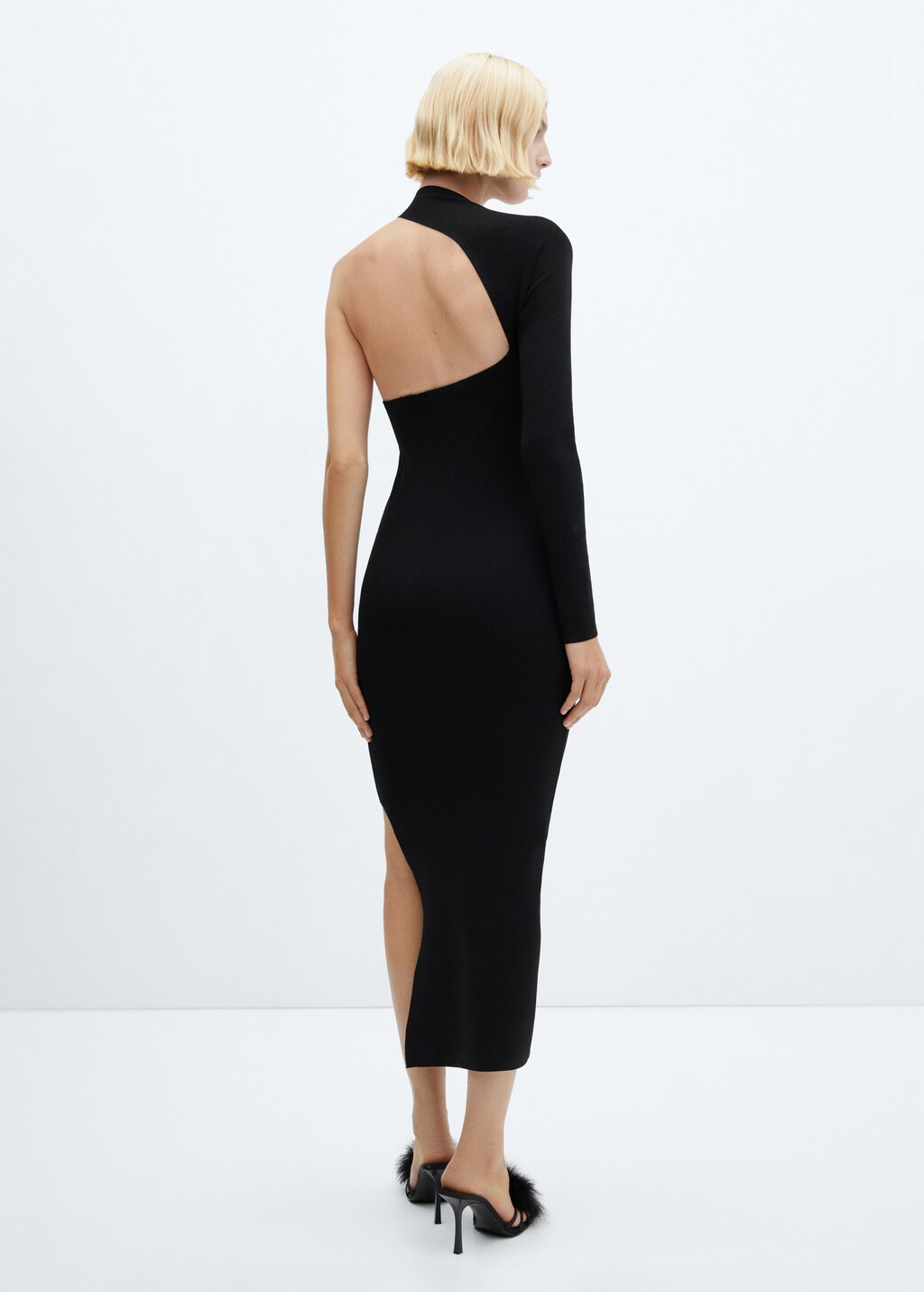 Asymmetrical dress with slit - Reverse of the article