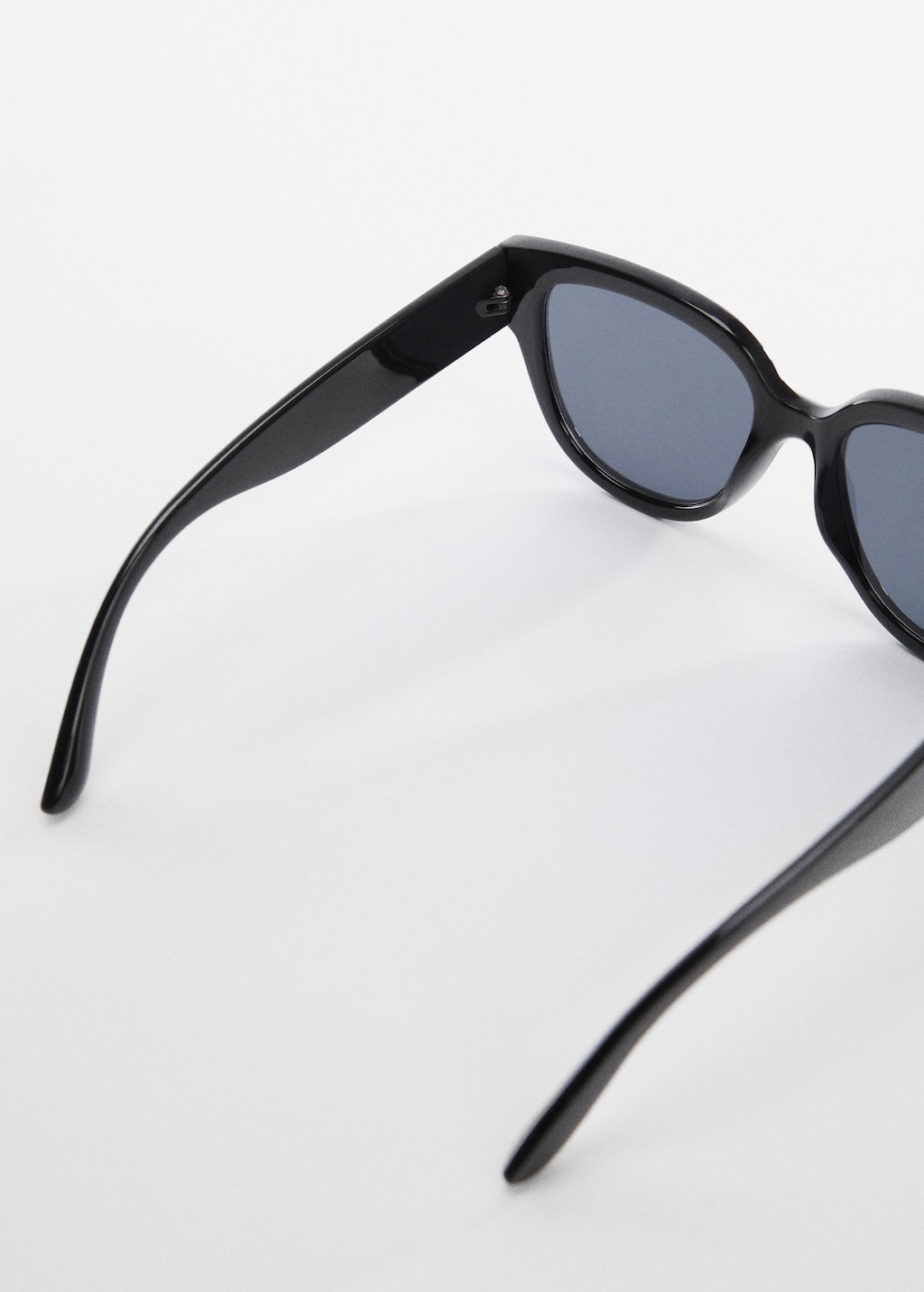 Sonnenbrille im Retro-Stil - Detail des Artikels 1