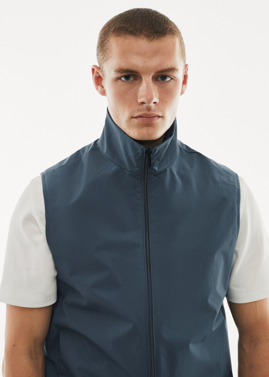 Water-repellent technical gilet - Details of the article 1