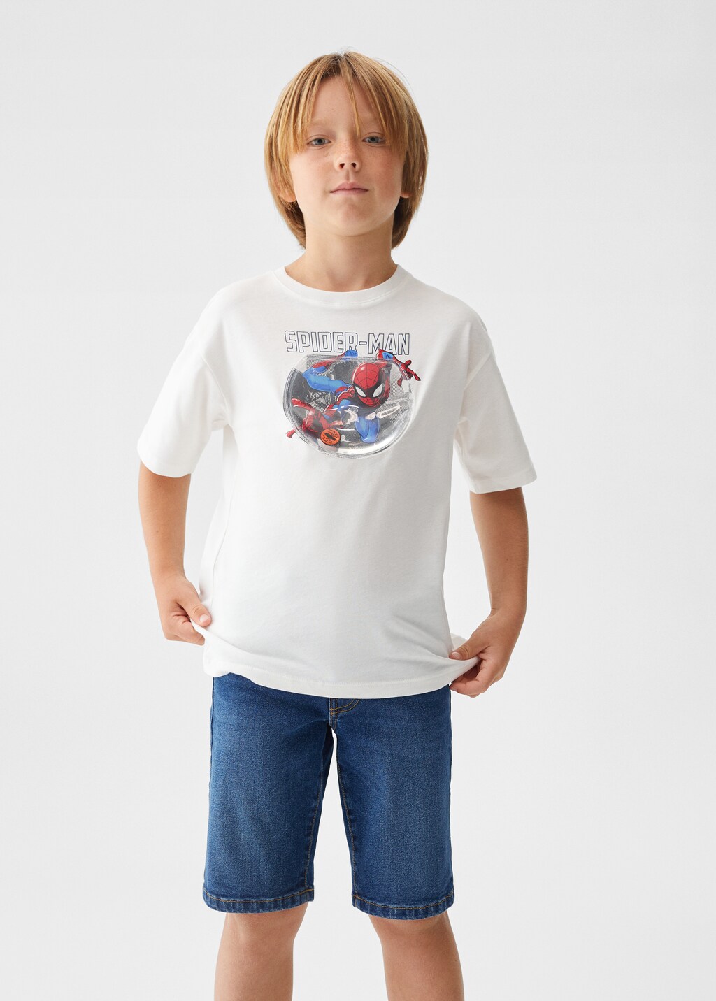 Camiseta interactiva Avengers - Plano medio