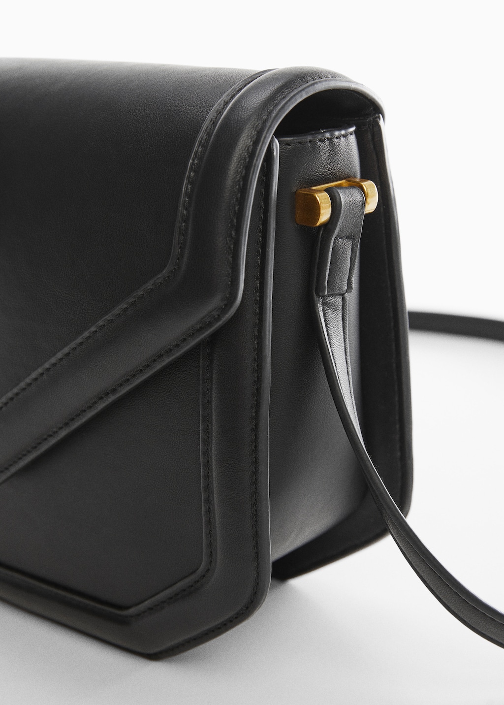 Geometric flap bag - Details of the article 1