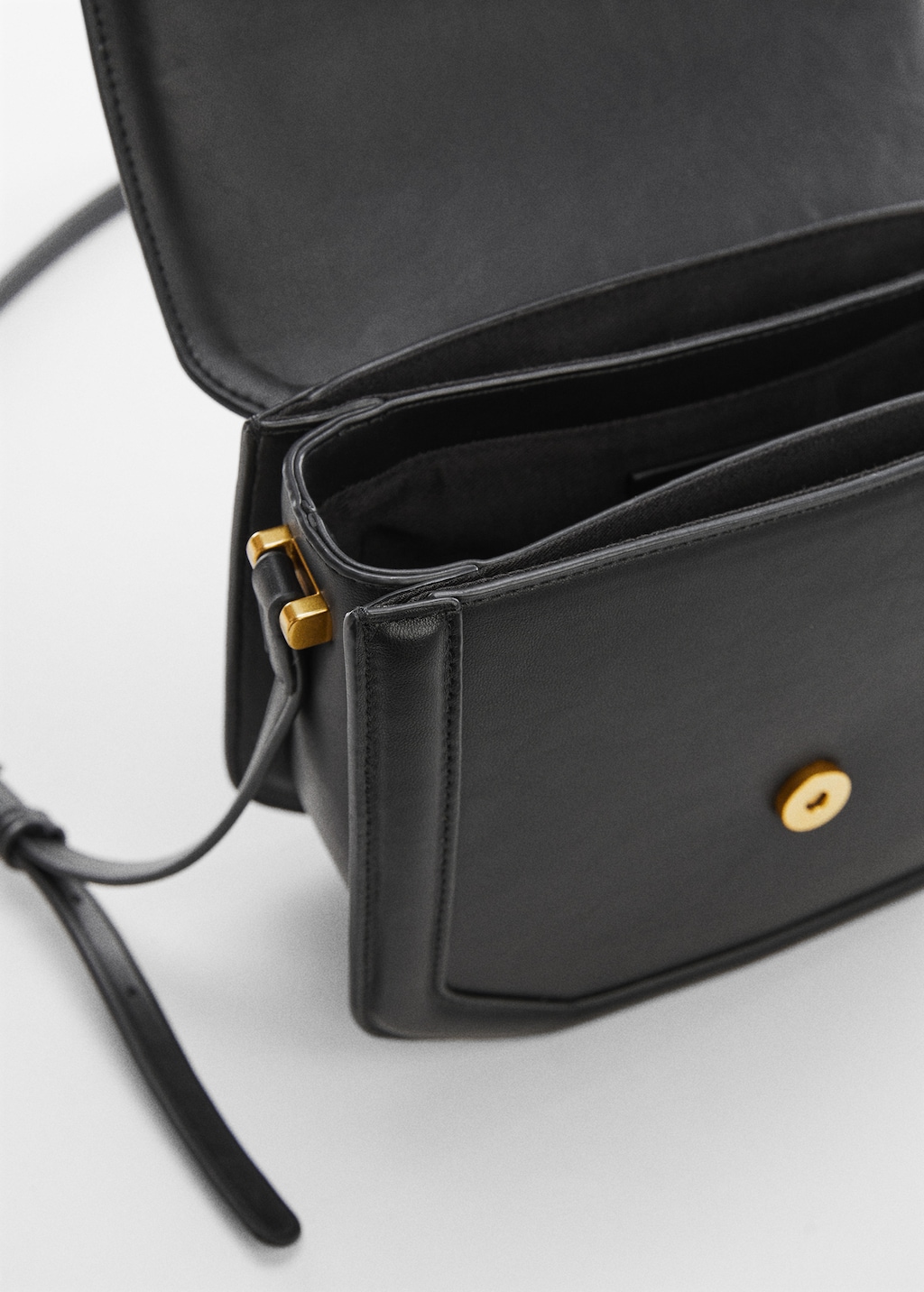 Geometric flap bag - Details of the article 2