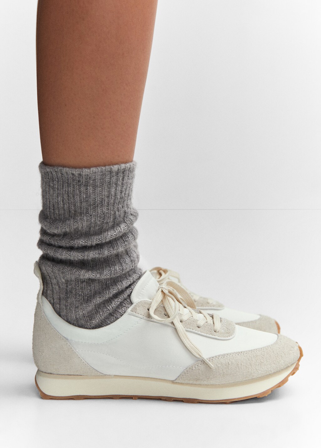 Contrast panel sneakers - Details of the article 9