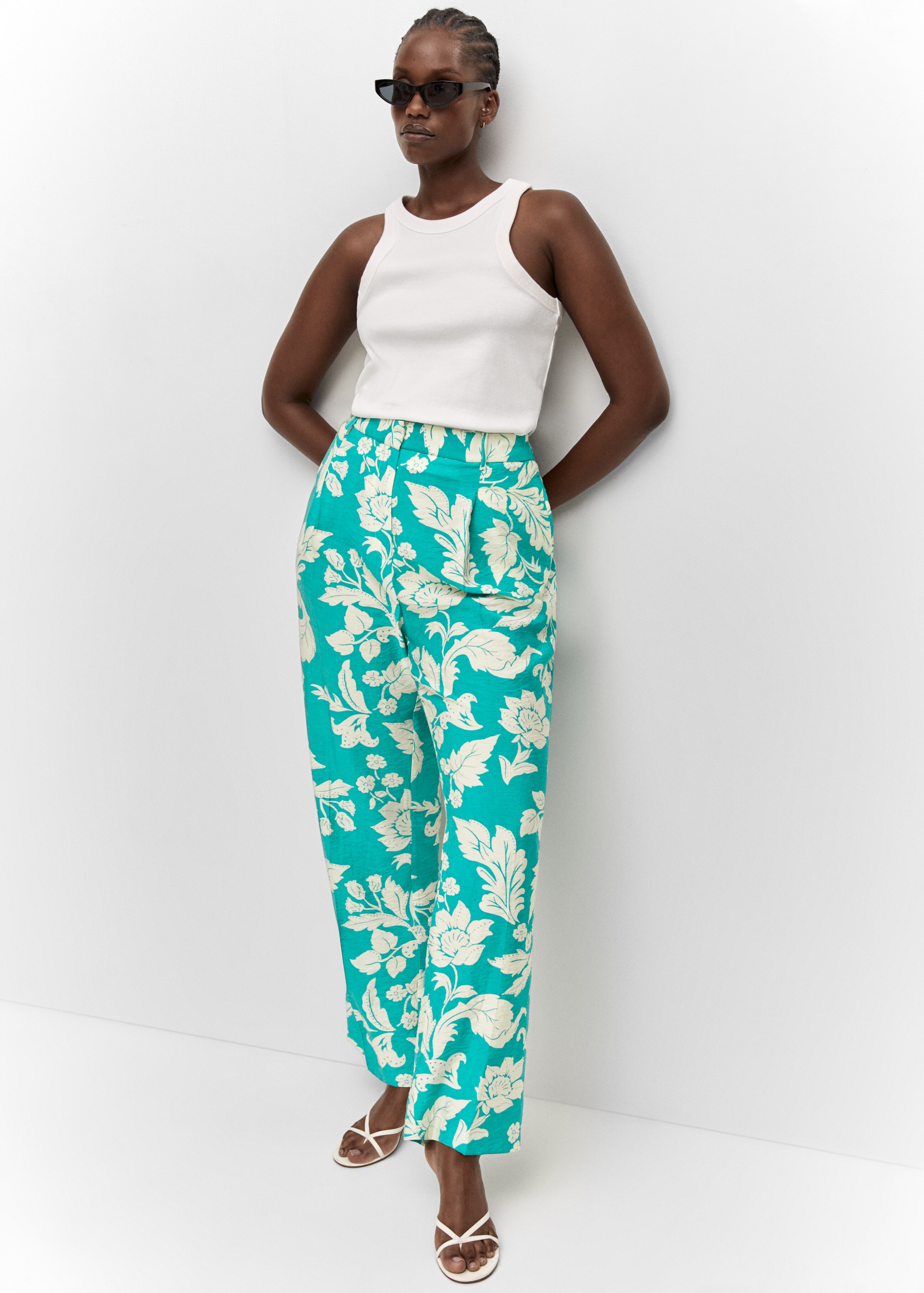 Printed straight trousers - Details of the article 4