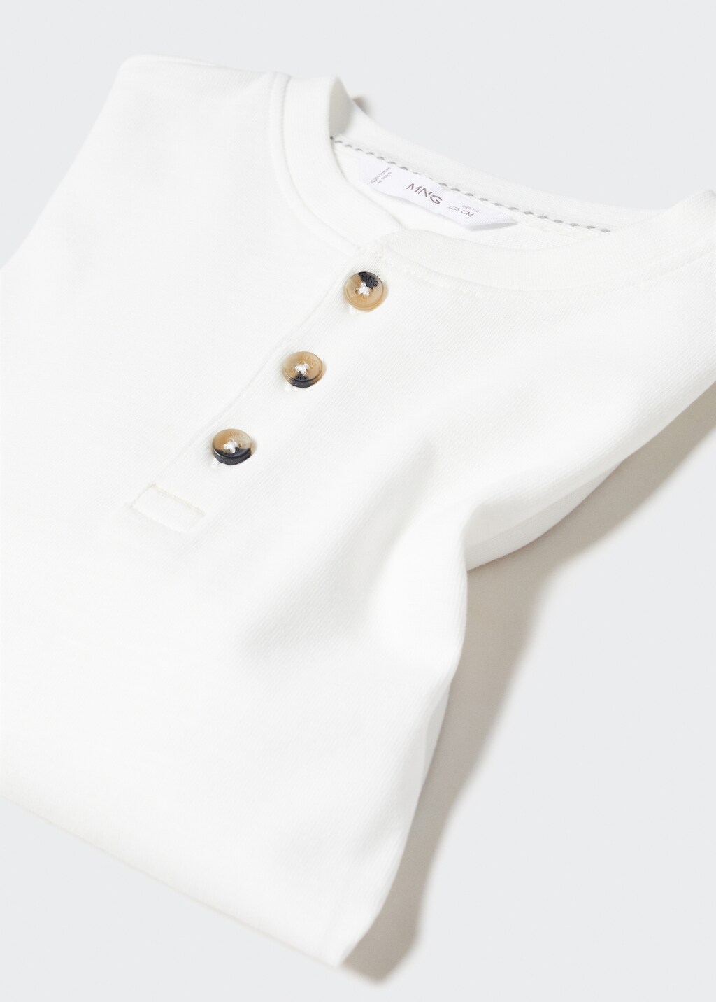 Buttoned long sleeve t-shirt - Details of the article 8