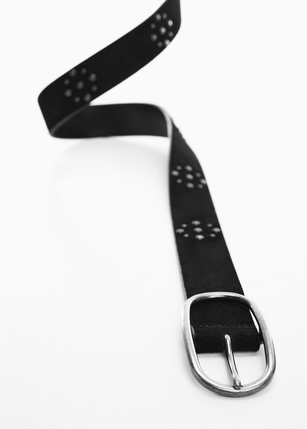 Studded belt - Details of the article 2