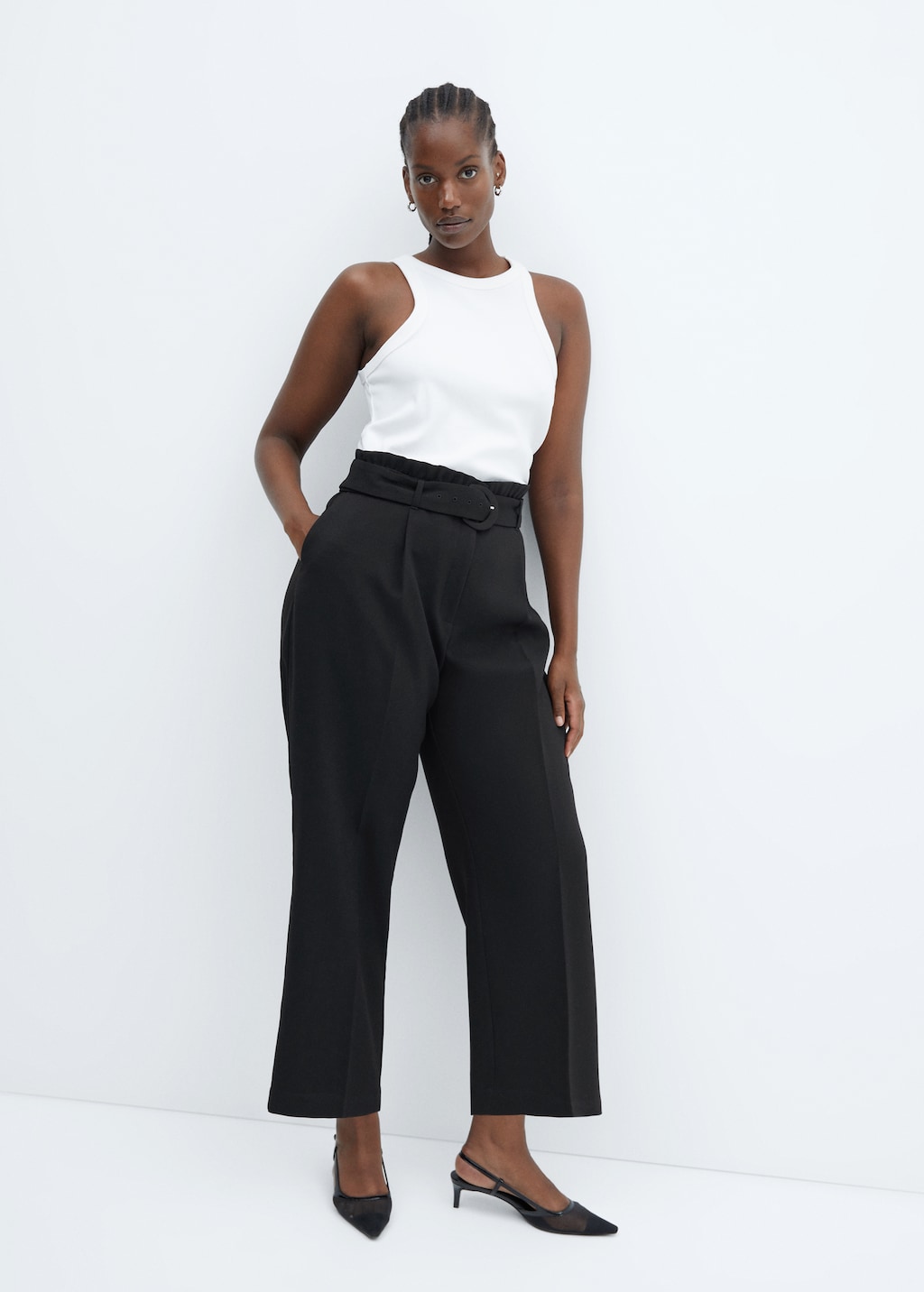 Paperbag trousers with belt - Details of the article 4