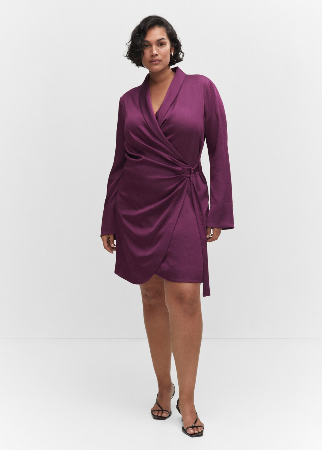 Satin wrap dress with buckle - Details of the article 3