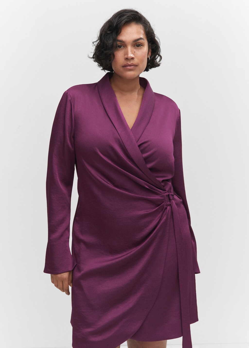 Satin wrap dress with buckle - Details of the article 5