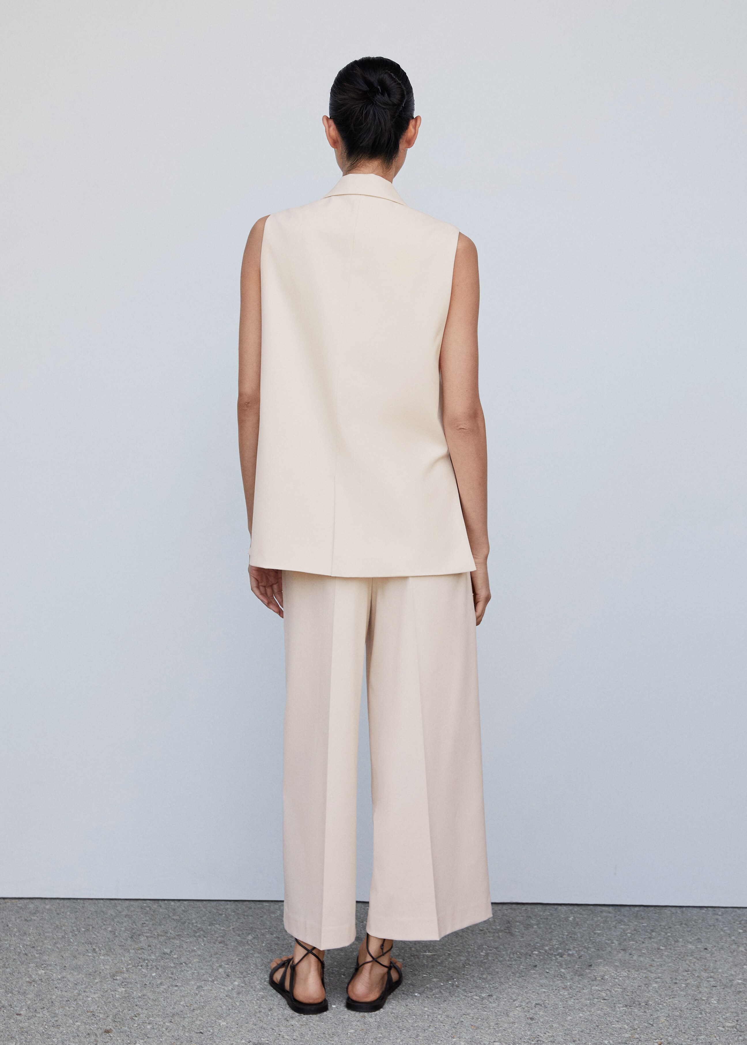 Pleated culottes trousers - Reverse of the article