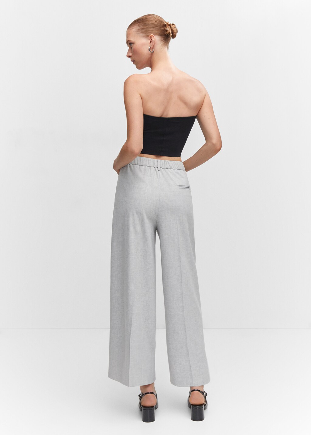 Pleated culottes trousers - Reverse of the article