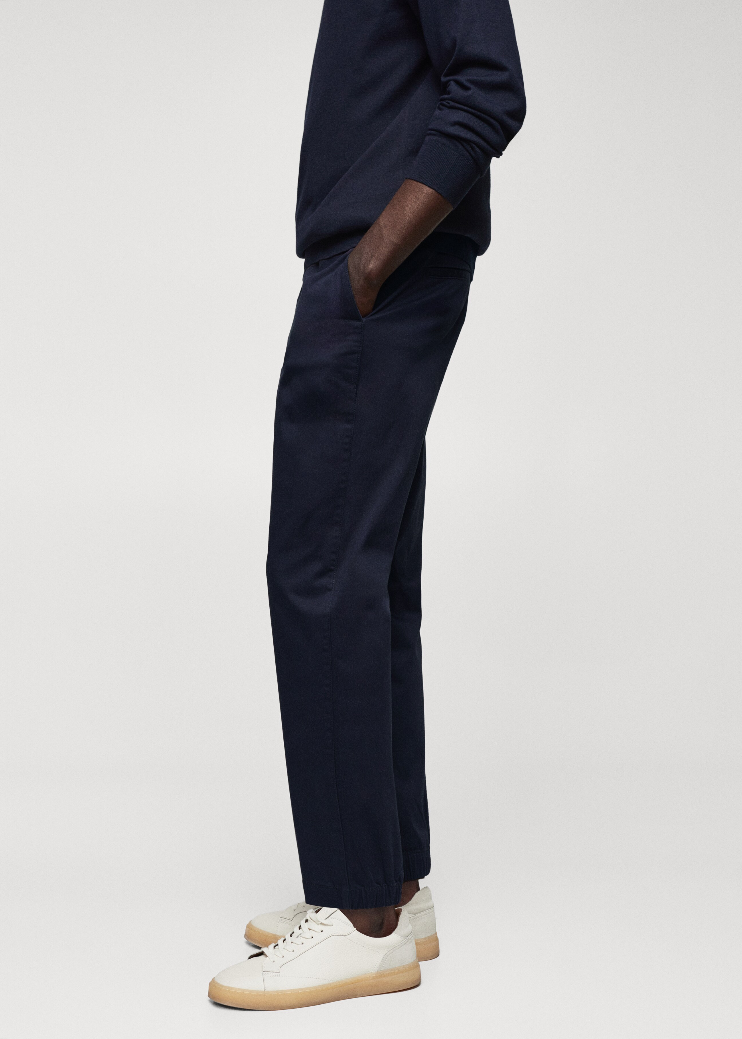 Slim-fit stretch cotton trousers - Details of the article 2