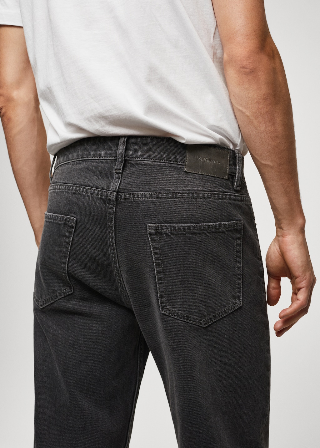 Dark-wash tapered-fit jeans - Details of the article 4