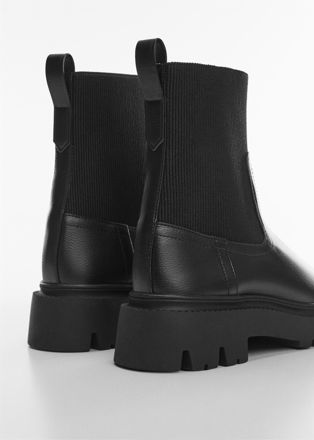 Platform track-sole ankle boots - Details of the article 1