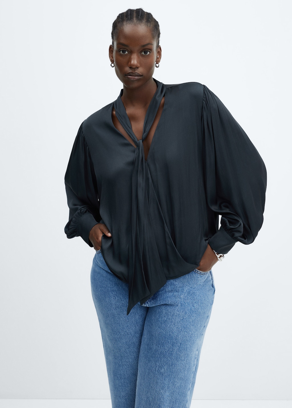 Blouse satinée nœud - Détail de l'article 5