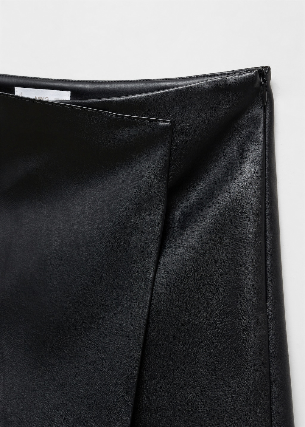 Leather-effect culottes - Details of the article 8