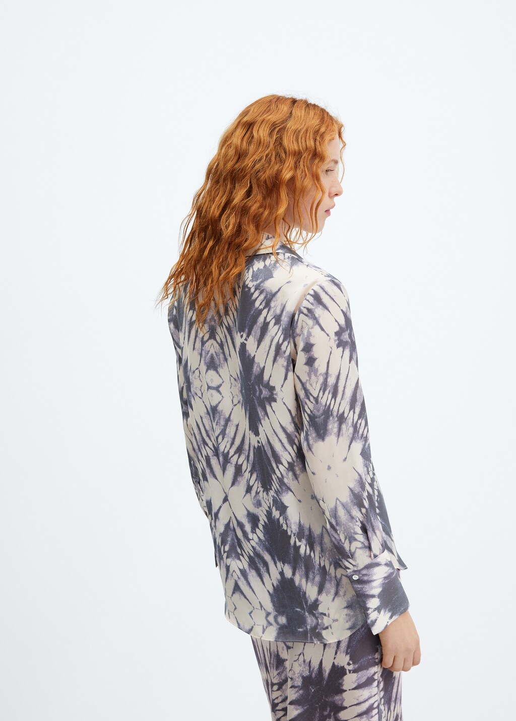 Satijnen tie-dye blouse - Achterkant van het artikel