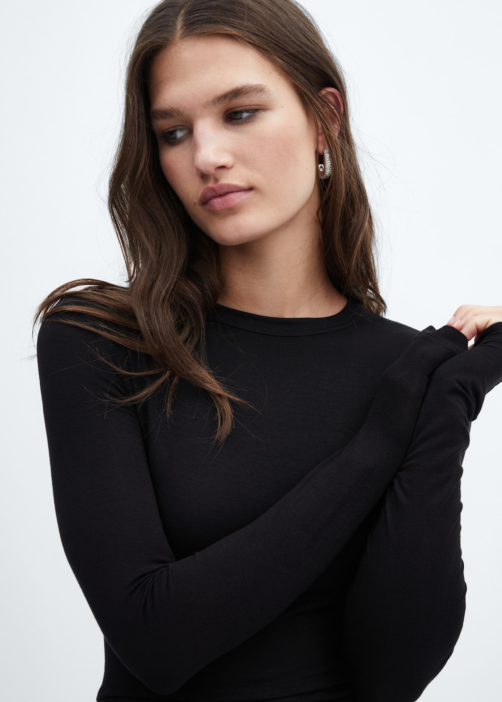 Round-neck long-sleeved t-shirt - Details of the article 1