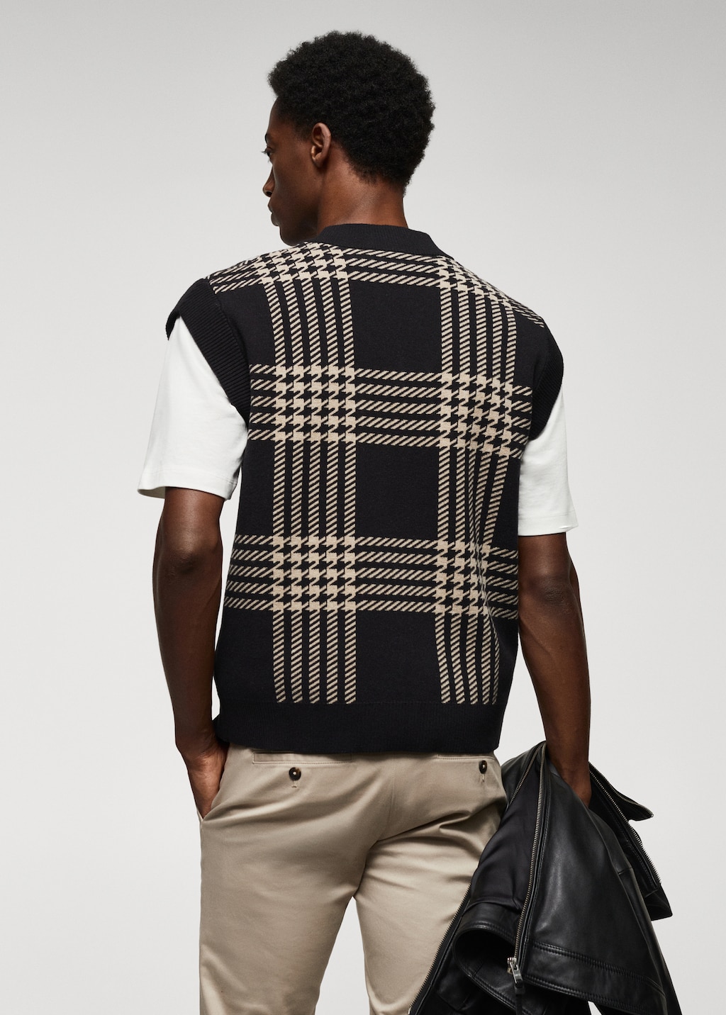 Fine-knit houndstooth-print gilet - Reverse of the article