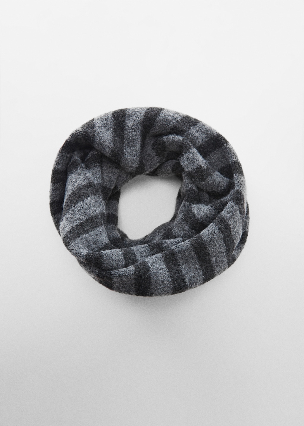 Striped knit scarf - Medium plane