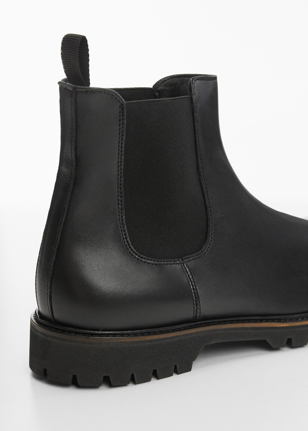 Chelsea leather ankle boots with track sole - Details of the article 1